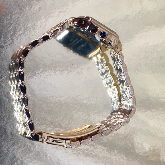 Gold Timeless Quartz Watch - Picture 4 of 7